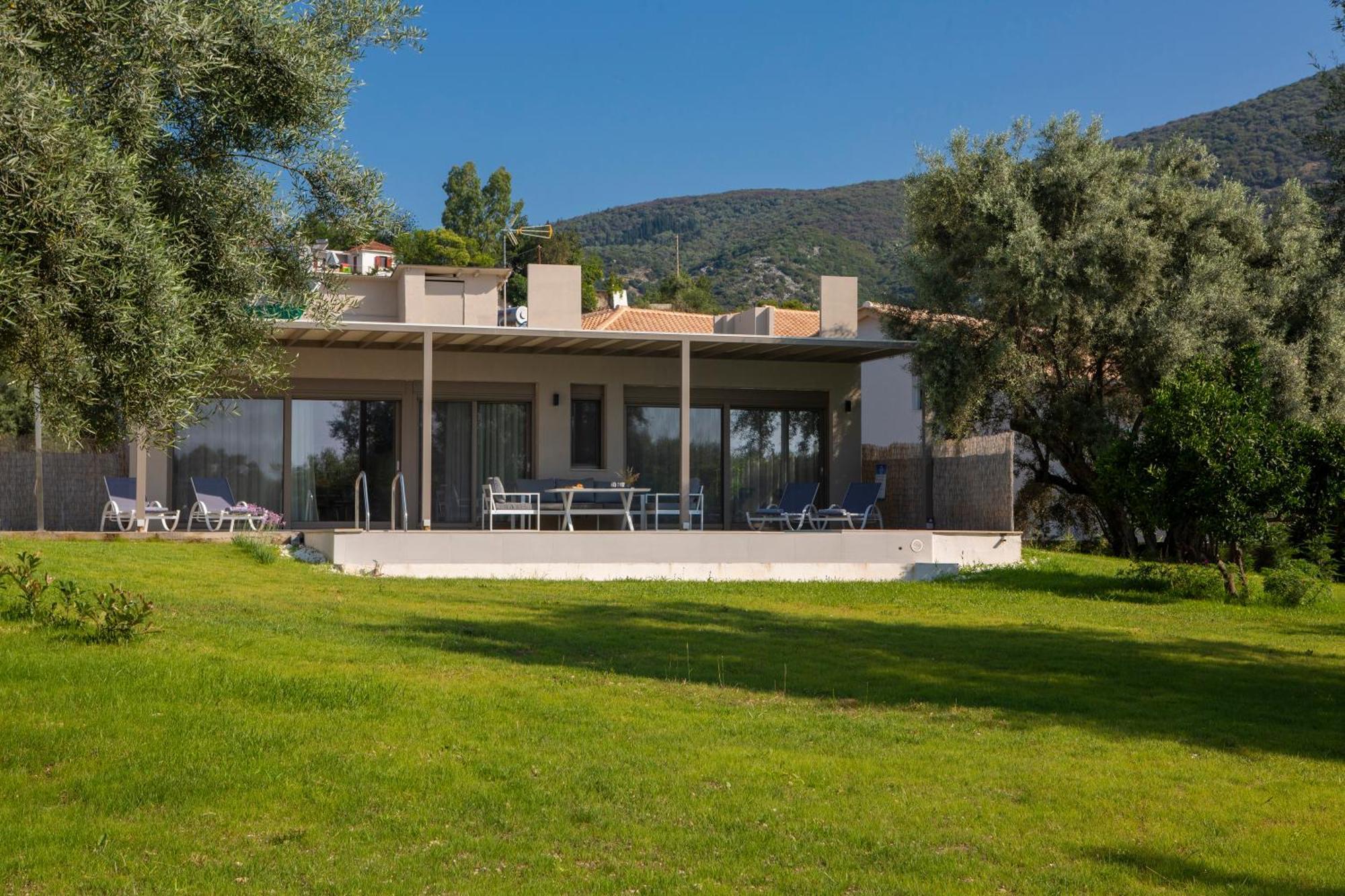 Averto Villas With Private Pool Nydri (Lefkada) Exterior foto